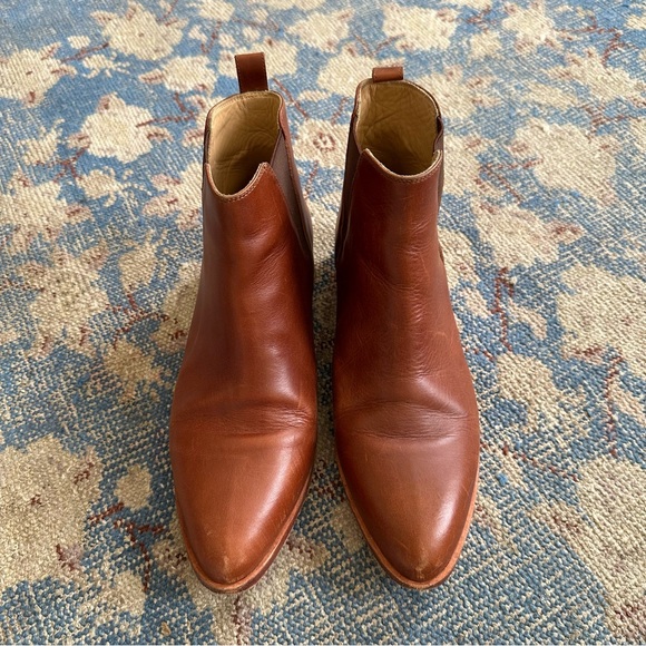Nisolo Classic Chelsea Boots in Almond 9.5 (fits like a size 9) - Picture 4 of 6